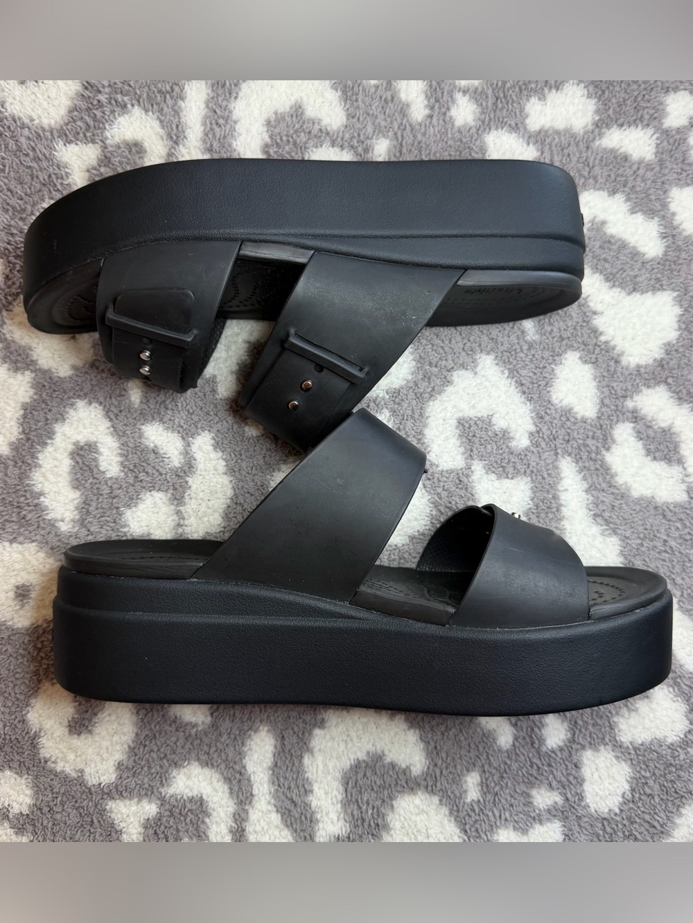Crocs Brooklyn Low Wedge Black Platform Sandals Women’s Size 7 - Picture 3 of 4